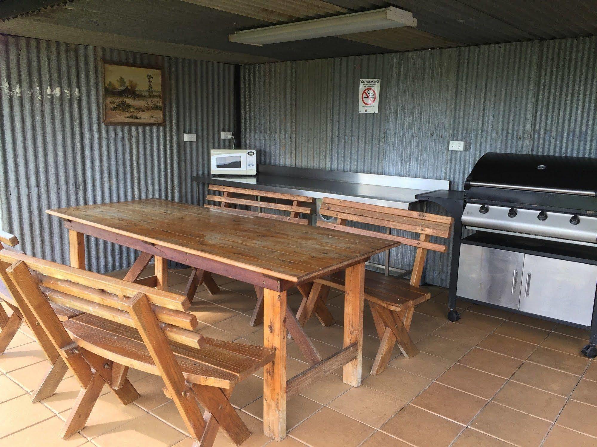 Tuckerbox Motor Inn Гандагай Экстерьер фото