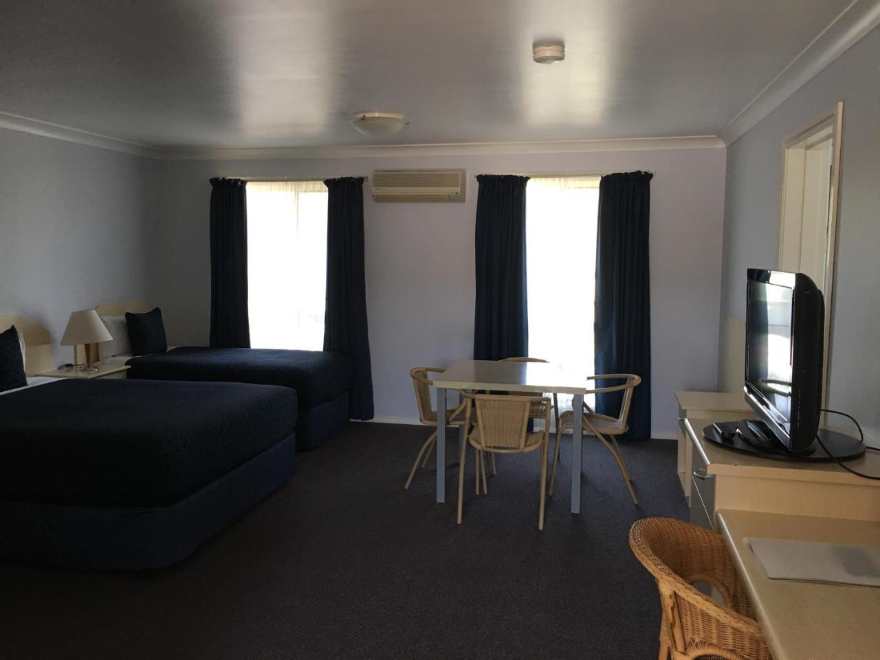 Tuckerbox Motor Inn Гандагай Экстерьер фото