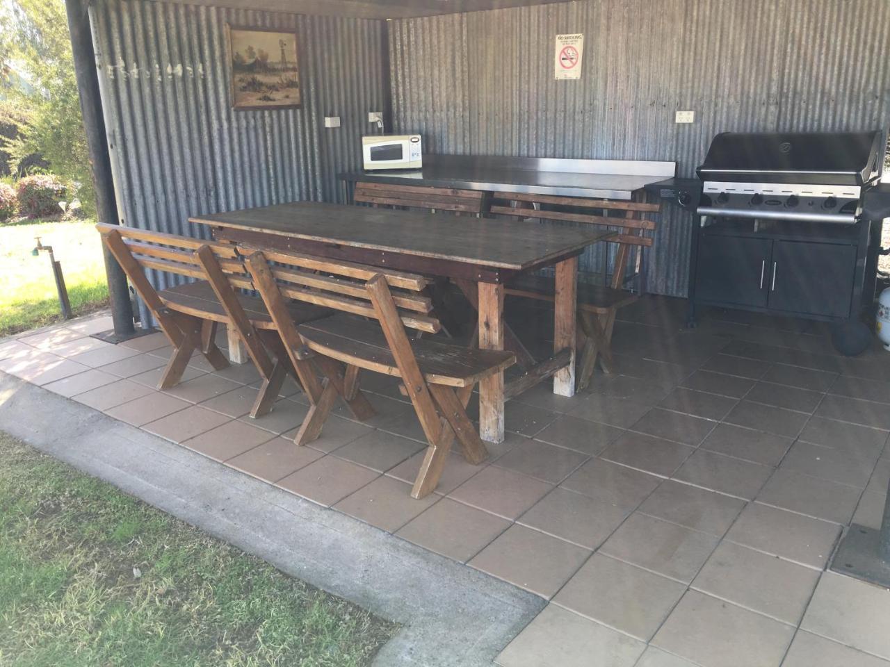 Tuckerbox Motor Inn Гандагай Экстерьер фото